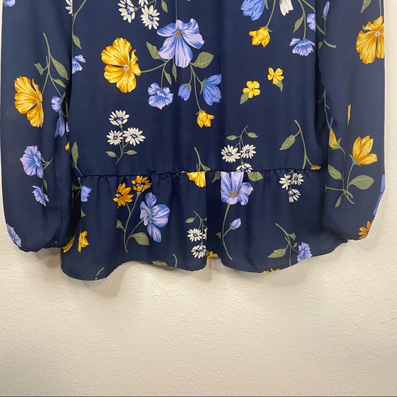 OLD NAVY Smocked Navy Floral Blouse Size Medium - Picture 7 of 8